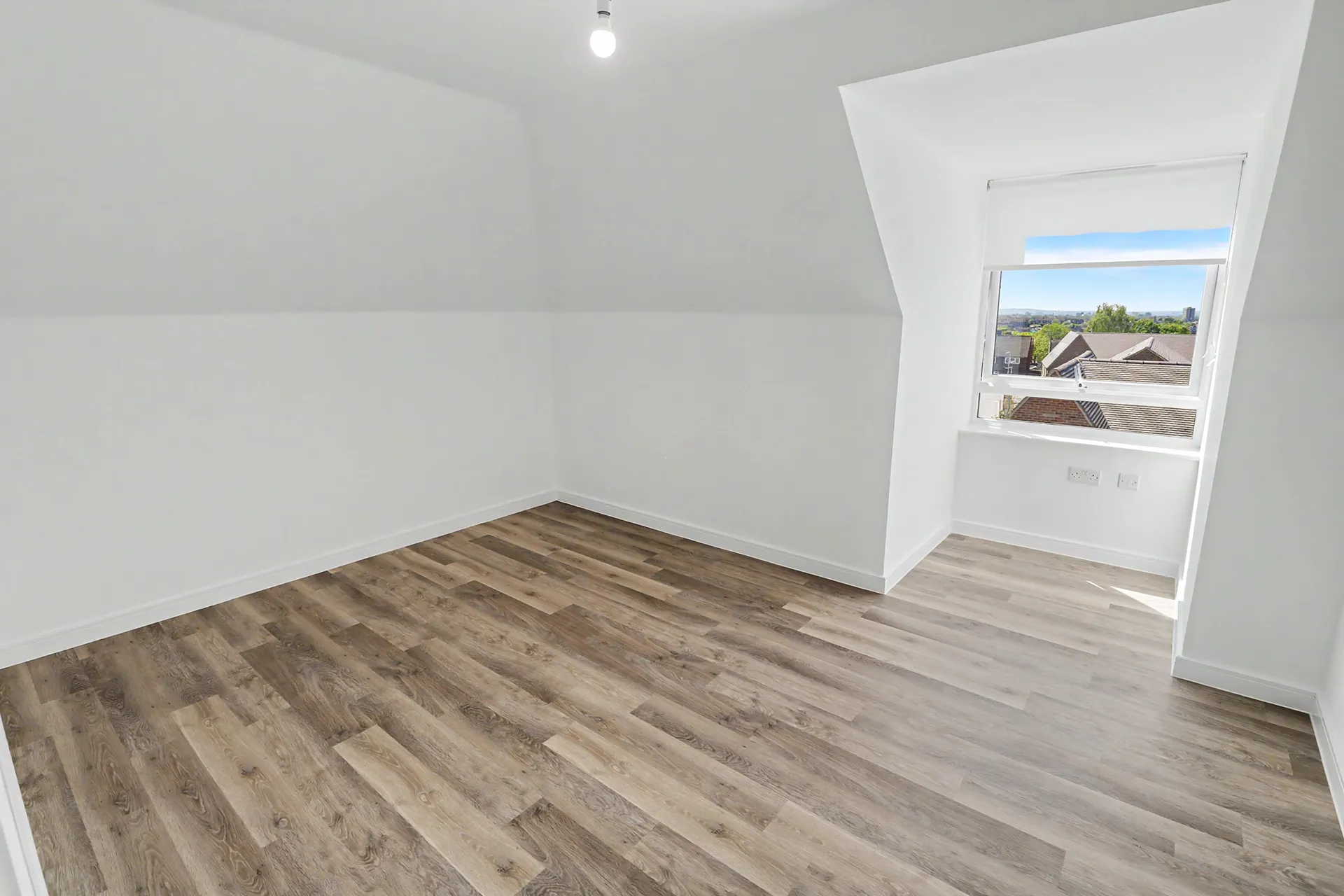 7 Cheshunt Apartments 13 Orchid Avenue, Harold Hill, RM3 9FU
