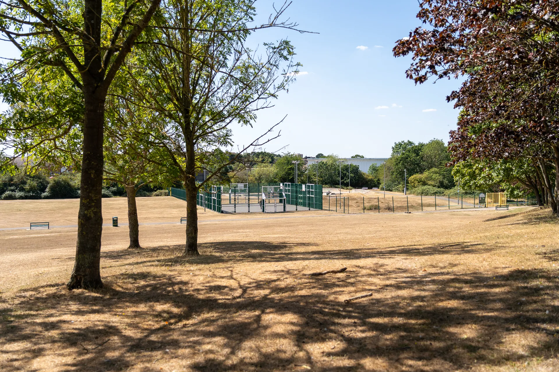 roe-wood-park-dsc07872 Roe Wood Park Harold Hill Romford Havering private rent houses and apartments