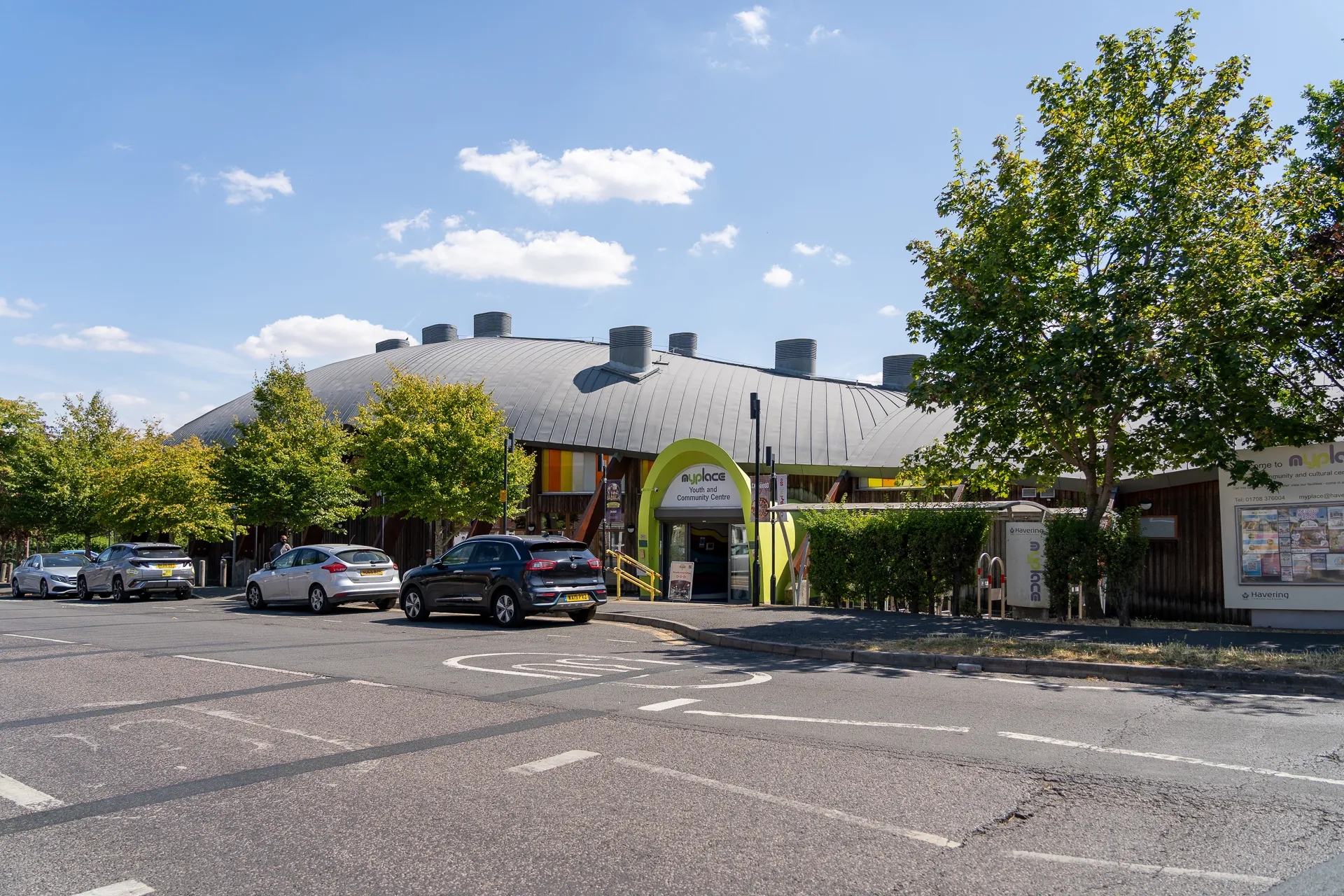 roe-wood-park-dsc07883 Roe Wood Park Harold Hill Romford Havering private rent houses and apartments